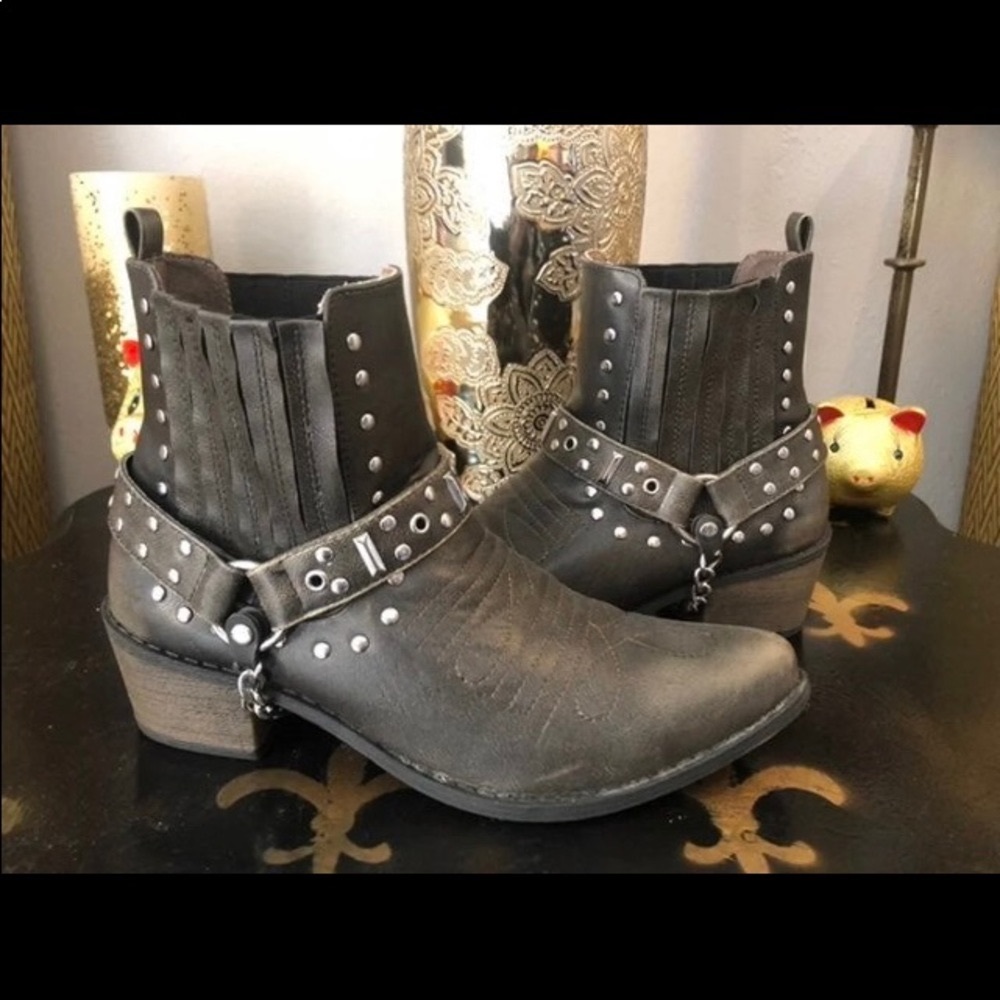 Women’s boots